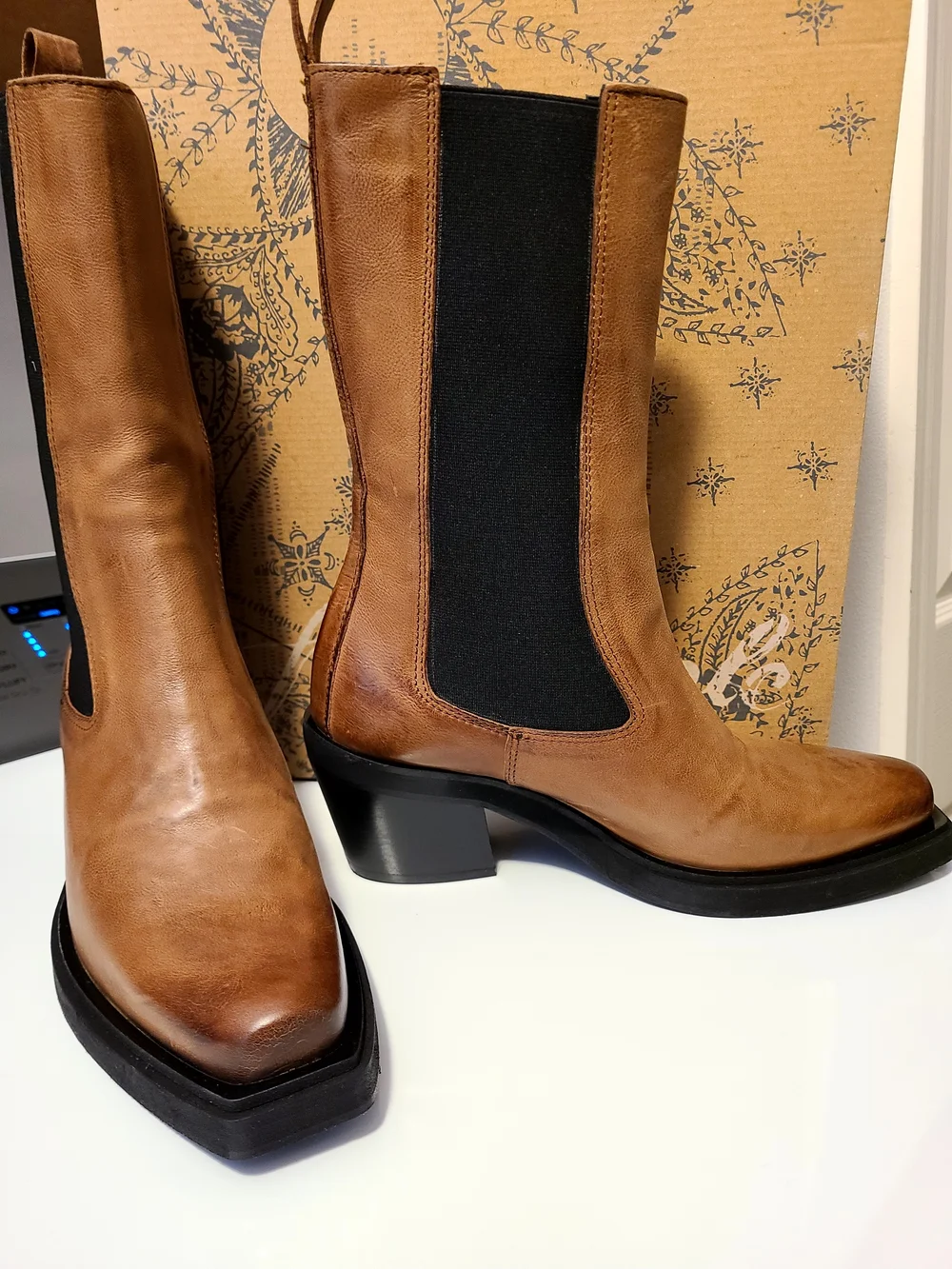 Free People classic chelsea